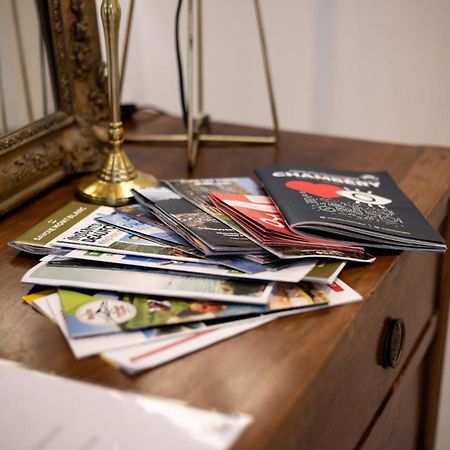 "L'Historique" - Charmant Appartement En Centre-Ville Historique ชองเบรี ภายนอก รูปภาพ
